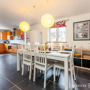 Bracken Bliss By Grandeur Ferndown